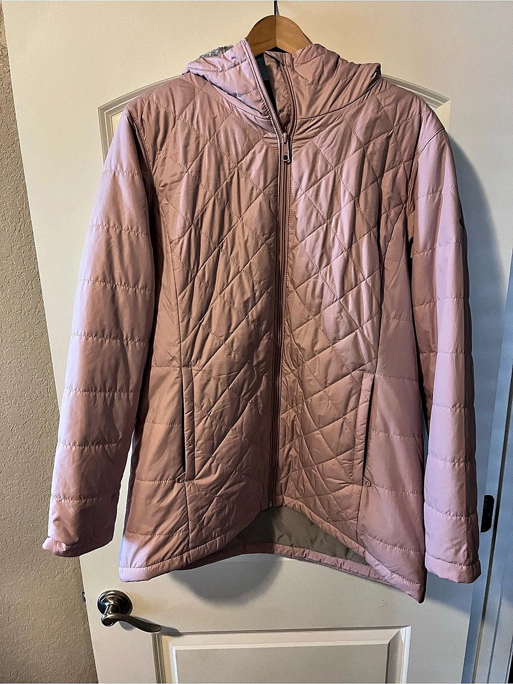 Columbia Women's Quilted Hooded Jacket in Pink